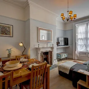  Apartment New Grade 2 Historic Flat In The Heart Of